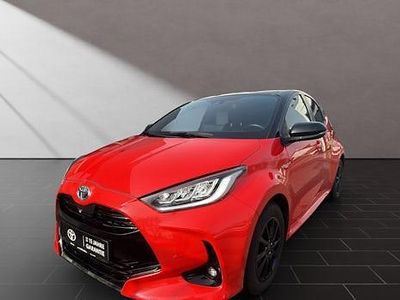 Gebraucht Toyota Yaris Hybrid Edition 116 PS (85 kW) 2021 Tokio fusion rot metallic, dach schwarz Limousine