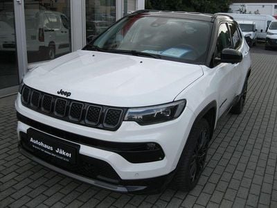 Weiß Gebraucht 2024 Jeep Compass SUV | 28.900 € (Etwas zu teuer)
