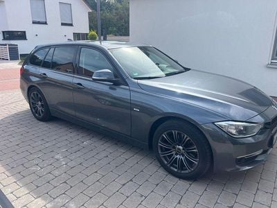 Grau Gebraucht 2013 BMW 320 Kombi | 7.999 € (Guter Preis)