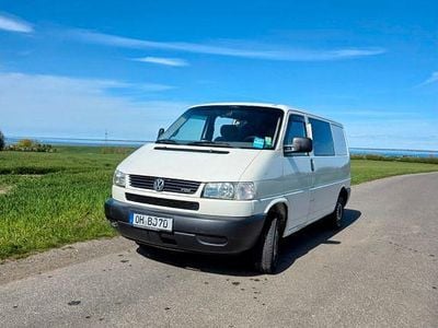 Second-hand VW Caravelle 102 CP (75 kW) 2003 Alb Van