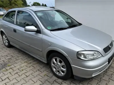 Gebraucht Opel Astra 100 PS (73 kW) 2000 Silber Limousine
