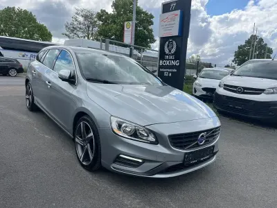 Używany Volvo V60 R-Design 181 KM (133 kW) 2014 Srebrny Kombi