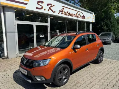 Gebraucht Dacia Sandero Stepway 90 PS (66 kW) 2017 Orange Limousine