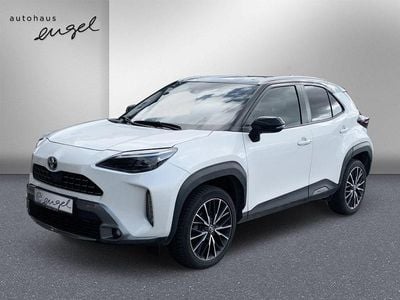 Gebraucht Toyota Yaris Hybrid 116 PS (85 kW) 2021 Platinumweiß perleffekt, dach mysticschw (metallic) SUV