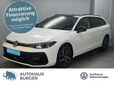 Gebraucht VW Passat R-line 177 PS (130 kW) 2025 Oryxweiß perleffekt Kombi