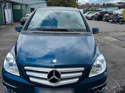Mercedes B200