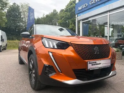 Gebraucht Peugeot e-2008 GTi 100 kW (136 PS) 2022 Orange SUV