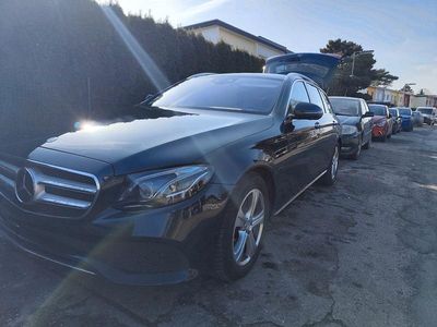 Gebraucht Mercedes E220 194 PS (142 kW) 2016 Grün Kombi