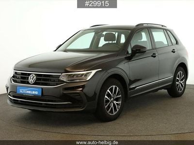 Deep black metallic Gebraucht 2022 VW Tiguan Life SUV | 26.990 € (Guter Preis)
