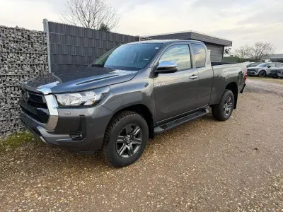 Neu Toyota HiLux 204 PS (150 kW) 2026 Grau Pickup