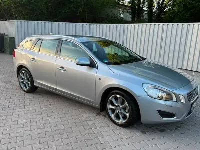 Gebraucht Volvo V60 Ocean Race 163 PS (119 kW) 2012 Silber Kombi