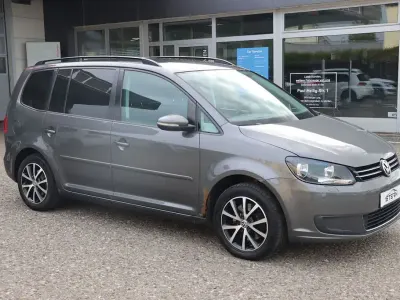 Gebraucht VW Touran Comfortline 140 PS (102 kW) 2011 Grau Van / Kleinbus