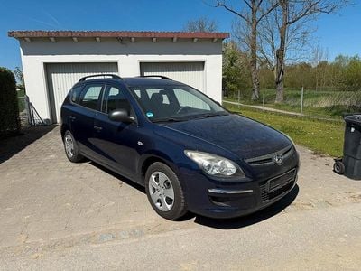 Usata Hyundai i30 90 CV (66 kW) 2010 Blu Station wagon