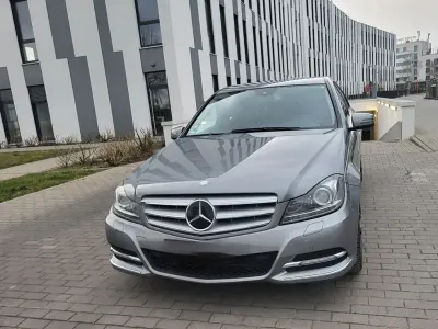 Gebraucht Mercedes C180 156 PS (114 kW) 2011 Grau Limousine