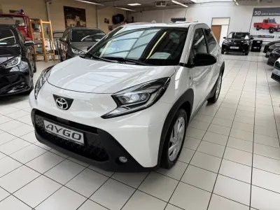 Gebraucht Toyota Aygo X 72 PS (52 kW) 2024 Schneeweiß SUV