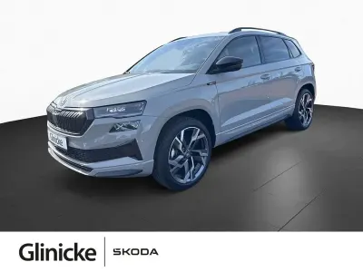 Neu Skoda Karoq SportLine 190 PS (139 kW) 2026 Grau SUV