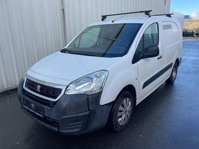 Gebraucht Peugeot Partner Premium 99 PS (72 kW) 2016 Weiß Van / Kleinbus