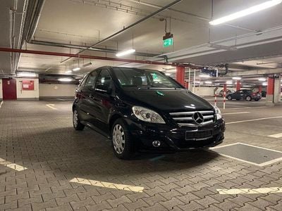 Schwarz Gebraucht 2010 Mercedes B200 Van / Kleinbus | 5.900 € (Guter Preis)