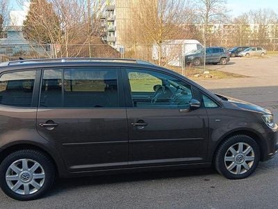 Gebraucht VW Touran 140 PS (102 kW) 2015 Braun Van / Kleinbus