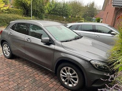 Mercedes GLA220