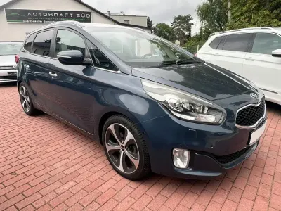 Gebraucht Kia Carens Spirit 135 PS (99 kW) 2014 Blau Van / Kleinbus