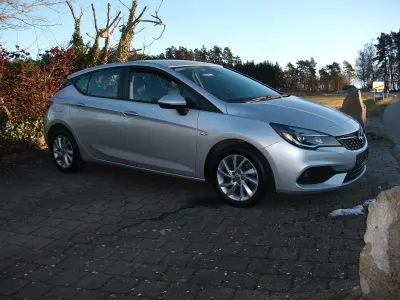 Używany Opel Astra 135 KM (99 kW) 2020 Srebrny Sedan/Limuzyna