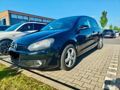 Gebraucht VW Golf VI Match 122 PS (89 kW) 2012 Schwarz Kleinwagen