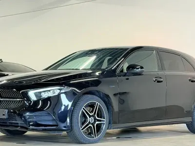 Gebraucht Mercedes A250 AMG line 160 PS (117 kW) 2021 Schwarz Limousine