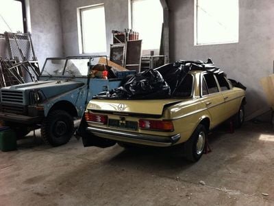 Beige Gebraucht 1978 Mercedes 200 Limousine | 17.590 €