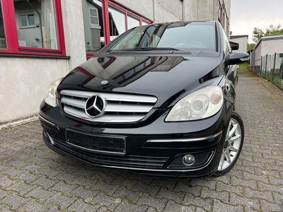 gebraucht Mercedes B170 Sport-Paket 2.HAND~KLIMA~TEILLEDER~SHZ~17"