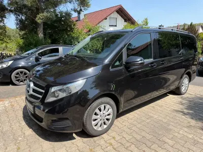 Gebraucht Mercedes V220 Avantgarde Edition 163 PS (119 kW) 2016 Schwarz Van / Kleinbus