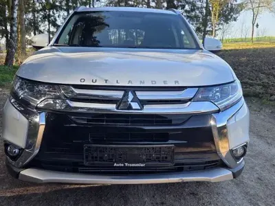 Begagnad Mitsubishi Outlander Top 150 HK (110 kW) 2017 Vit SUV