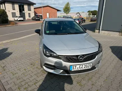 Gebraucht Opel Astra 131 PS (96 kW) 2021 Silber Limousine