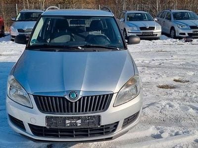Silber Gebraucht 2011 Skoda Fabia Cool Edition Kombi | 1.900 € (Guter Preis)