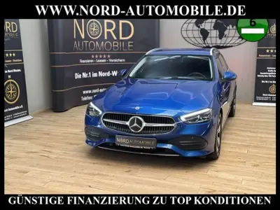 Gebraucht Mercedes C200 Avantgarde 163 PS (119 kW) 2023 Blau Kombi