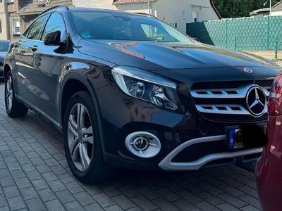 Usata Mercedes 220 177 CV (130 kW) 2017 Marrone SUV