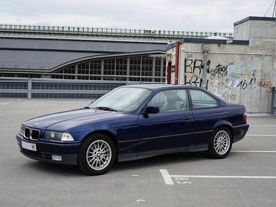 Gebraucht BMW 325 192 PS (141 kW) 1992 Blau Coupé