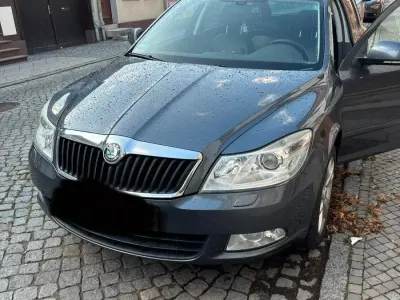 Gebraucht Skoda Octavia 140 PS (102 kW) 2012 Grau Kombi