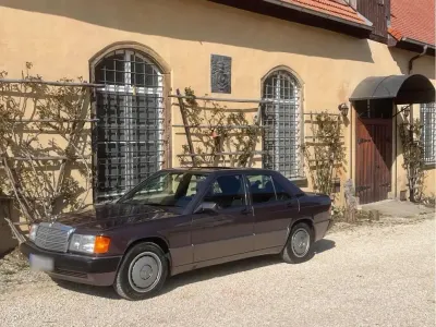 Gebraucht Mercedes 190 118 PS (86 kW) 1991 Violet Limousine