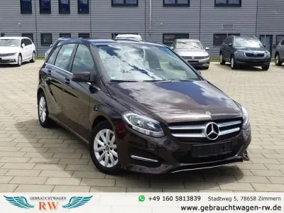 Gebraucht Mercedes B180 122 PS (89 kW) 2018 Braun Kleinwagen