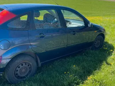 Gebraucht Ford Focus 101 PS (74 kW) 2003 Blau Limousine