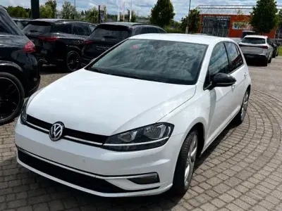 Second-hand VW Golf VII IQ Drive 116 CP (85 kW) 2019 Alb Berlinǎ
