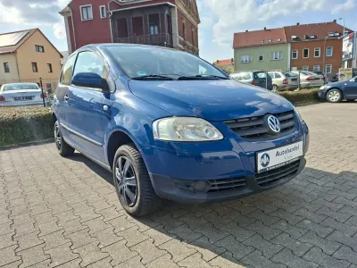 Second-hand VW Fox 75 CP (55 kW) 2008 Albastru Hatchback