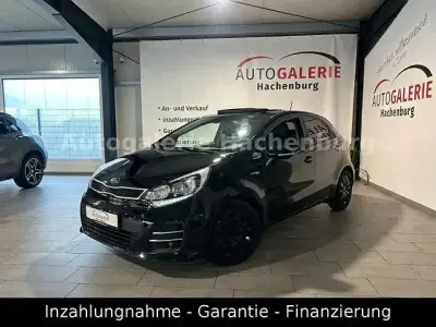Usata Kia Rio Platinum Edition 109 CV (80 kW) 2016 Nero Utilitaria