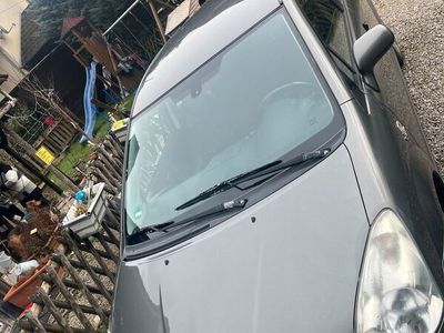 gebraucht Toyota Corolla Verso 2,2 4D