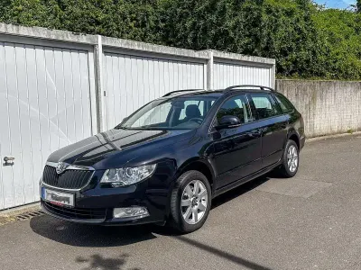 Gebraucht Skoda Superb Active 160 PS (117 kW) 2011 Schwarz Kombi