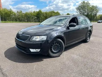 Gebraucht Skoda Octavia Ambition 110 PS (80 kW) 2016 Schwarz Kombi
