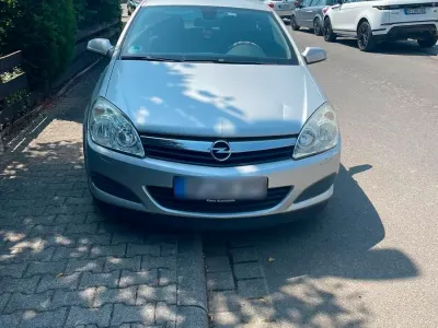 Gebraucht Opel Astra 105 PS (77 kW) 2007 Silber Kleinwagen
