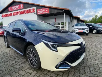 Używany Toyota Corolla Team 140 KM (102 kW) 2023 Niebieski Kombi