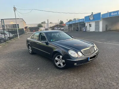 Gebraucht Mercedes 220 150 PS (110 kW) 2005 Blau Limousine